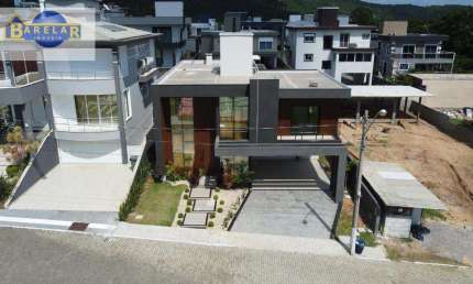 Casa à venda em Florianópolis, Ingleses do Rio Vermelho, com 3 suítes, com 295.51 m²