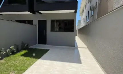 Casa à venda em florianópolis, ingleses do rio vermelho, com 2 suítes, com 89 m²