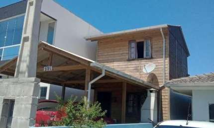 Casa à venda em Florianópolis, São João do Rio Vermelho, com 1 quarto, com 70 m²