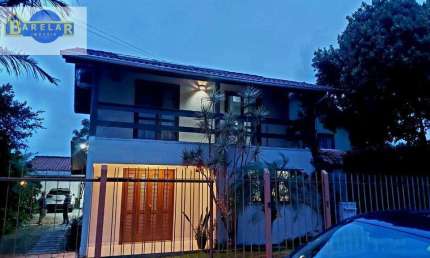Casa à venda em Florianópolis, São João do Rio Vermelho, com 3 quartos, com 215 m²