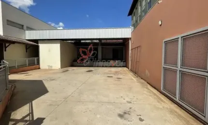 Barracão com câmaras frias, Vila Coralina, Bauru-SP