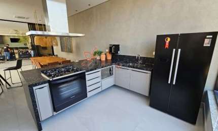 Apartamento com 3 quartos para alugar no Jardim Panorama, Bauru 