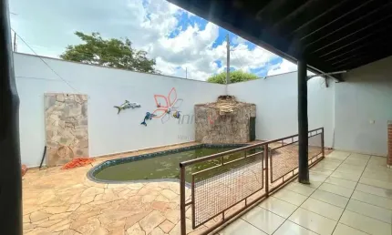 Casa com Piscina, Churrasqueira e 3 Quartos no Terra Branca