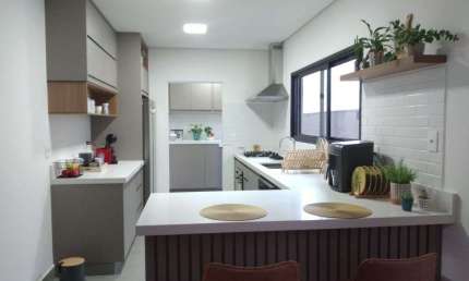 Casa com 3 dormitórios à venda, 210 m² por R$ 980.000,00 - Vila Cidade Universitária - Bauru/SP