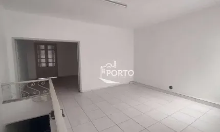 Casa comercial com 4 salas para alugar no Centro, Piracicaba 