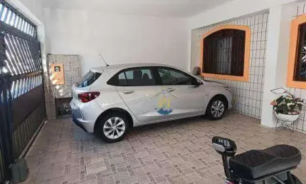 Casa com 2 dormitórios à venda, 4 m² por R$ 695.000 - Vila Guilhermina - Praia Grande/SP