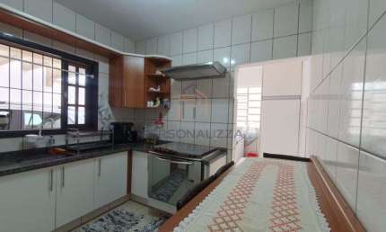 Casa residencial assobradada, em Jardim Morumbi - Jundiai/SP. Localizada proximo a Avenida 9 de Julho e Rua do Retiro