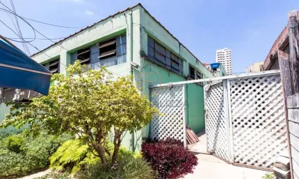 Galpao para venda no Centro  de Jundiai - SP com uma casa nos fundos