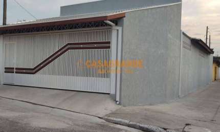 Casa com Edícula e 03 quartos, 200m² no Jardim Ismênia SJC