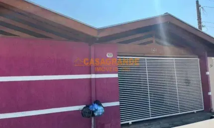 Casa com 03  quartos, 130mts no conj, res, galo branco sjc