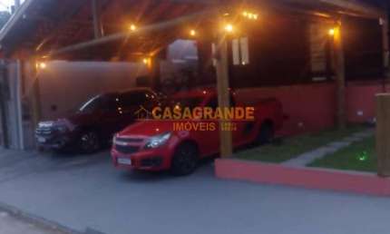 Casa com 3 quartos com 160 metros quadrados no Condominio Morada da Serra,