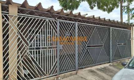 Casa com 03 quartos, 80m² no Conjunto Residência Elmano Veloso SJC