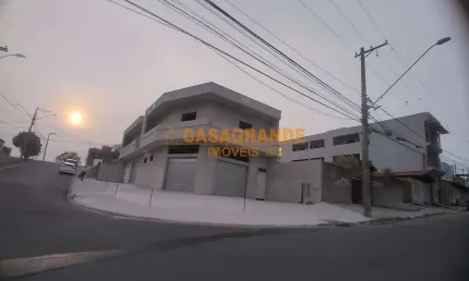 Casa com ponto comercial 04 quartos, 300m² no jardim república sjc