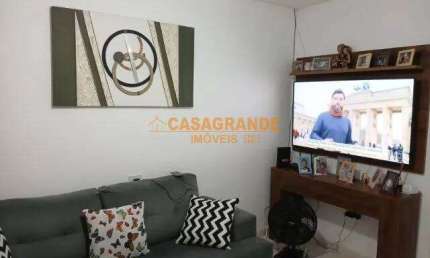 Casa com 03 quartos, Conjunto Residencial Dom Pedro I