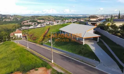 Casa com 03 quartos, 250m² no Condomínio Residencial Mantiqueira