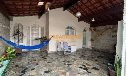 Casa com edícula 03 quartos no conjunto residencial trinta e um de março