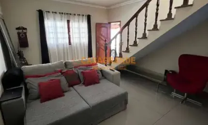 Casa Sobrado para locação com 3 quartos Bosque dos Eucalíptos