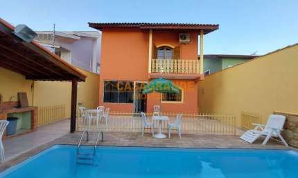 Casa com 04 quartos, 210m² no  Jardim Altos de Santana I - Jacareí -SP