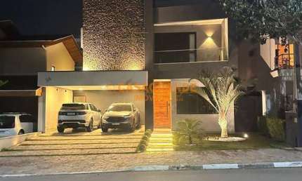Casa/Sobrado com 04 quartos, 289m² no Loteamento Vila Branca - Jacareí SP