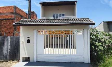 Casa com 3 quartos com 195 metros quadrados no Residencial Righi