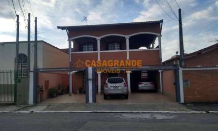 Casa/Sobrado com 05 quartos,  297m² no Vila Industrial  SJC