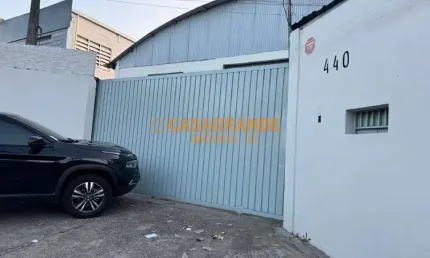 Galpão para Locação com 1000m² no Chácaras Reunidas  SJC