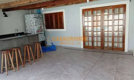 Casa térrea com 2 quartos,  piscina , santa edwiges