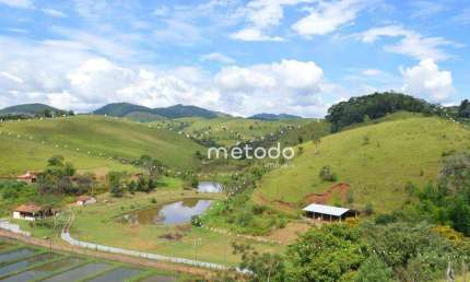 Sítio com 4 dormitórios à venda, 191000 m² por R$ 2.500.000 - Itapeti - Guararema - SP