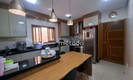 Casa com 4 dormitórios à venda, 220 m² por R$ 980.000,00 - Nogueira - Guararema/SP