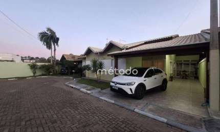 Casa com 3 dormitórios à venda, 90 m² por R$ 810.000 - Condomínio Residencial Primavera - Guararema/SP