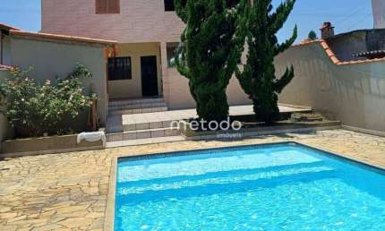 Casa com 5 dormitórios à venda, 250 m² por R$ 760.000 - Parque Agrinco - Guararema/SP