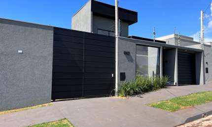 Casa com 3 quartos à venda no Jardim Munique, Maringá 