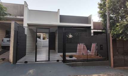 Casa com 3 quartos à venda na Rua das Pombas, Jardim dos Pássaros, Maringá