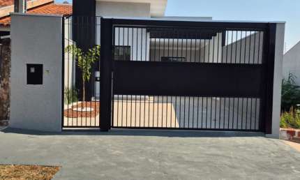 Casa com 3 quartos à venda na Rua Mário Antônio Peccin, 222, Jardim Colina Verde, Maringá