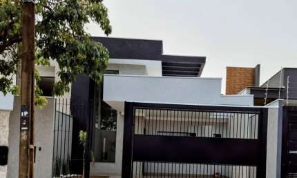 Casa com 3 quartos à venda na Avenida Guaiapó, 110, Conjunto João de Barro Champagnat, Maringá