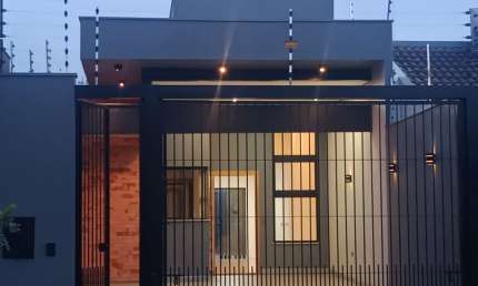 Casa com 3 quartos à venda na Avenida Doutor Alexandre Rasgulaeff, Jardim Alvorada, Maringá