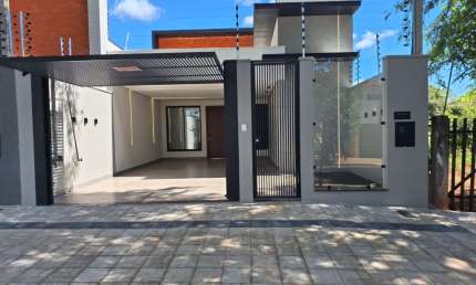 Casa à venda na Rua Evaristo da Veiga, Zona 07, Maringá