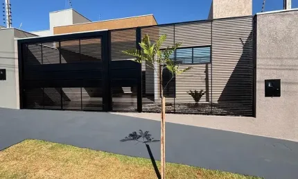 Casa com 3 quartos à venda na Avenida Waldemar Allegretti, Jardim Munique, Maringá