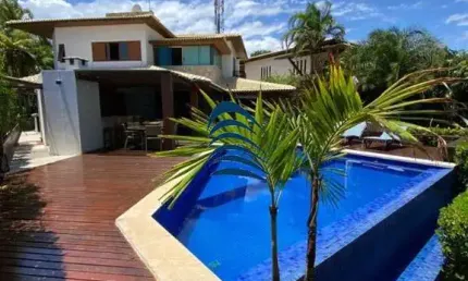 Mansão altíssimo padrão, localizada em um dos melhores condomínios da Bahia, o Porto Resort.