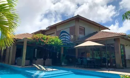 Excelente casa alto padrão em praia do forte com Terreno 800 m2 eÁrea construída 160m2 terrea e 160 parte superior  com 2 pavimentos