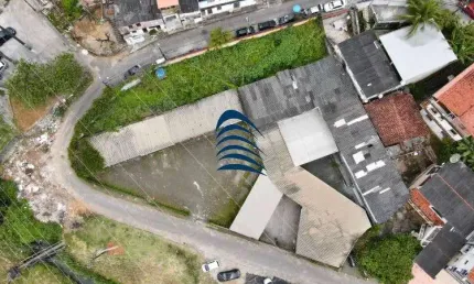 Galpão na Bonocô Localizado estrategicamente na Avenida Bonoco, oferece uma excelente oportunidade para empresários de diversos setores e investidores