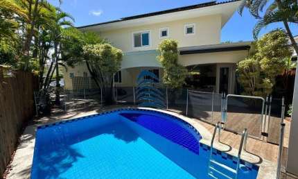 Excelente casa no Condomínio Jardim Botânico - Fino acabamento - 04 suítes + gabinete - Alto luxo