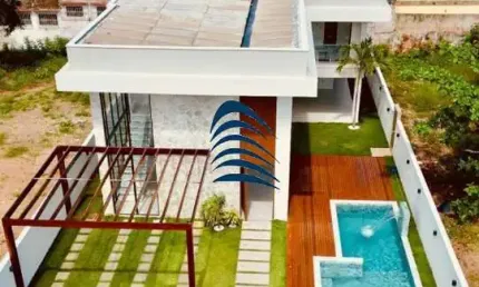 Casa de Luxo em Guarajuba com 8 Suítes e 320m², Próxima à Praia