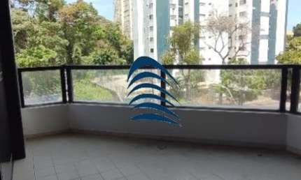 Lindo Apartamento  no Itaigara  4/4 e 2 suítes  211m2  Suíte master com banheira 3 vagas cobertas