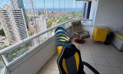 Apartamento na Federação no Condomínio Residencial Silvio Robatto com 2 quartos com closet, 86m2,  banheira, vista mar