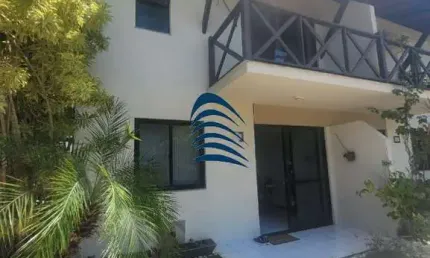 Imóvel localizado na rua Flamengo, Itapuã. ?? Possui 4/4  sendo um deles suíte, mais dependência completa   Norte Sul ( ventilação cruzada)