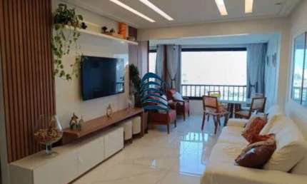 Oportunidade no Canela 2 suítes ( 1 com closet), 83m2, nascente; 03 banheiros, cozinha, sala, área de serviço e um banheiro todo no porcelanato; arm