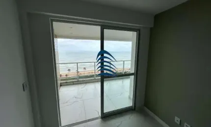 Apartamento Frente mar Varanda gourmet, 46m 01 quarto e sala, banheiro social, cozinha aberta, área de serviço, piso em porcelanato, armários embutidos, fogão cooctop, forno, depurador de ar, andar al