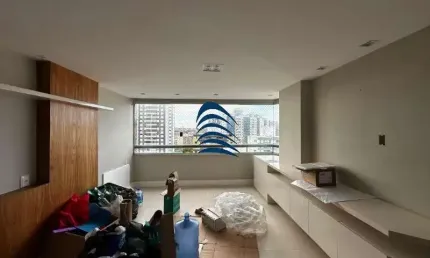 Excelente cobertura duplex, com 228m2 , nascente, Com três quartos no pavimento inferior, sendo uma suíte, lavabo, cozinha ampla, área de serviço, dependência completa