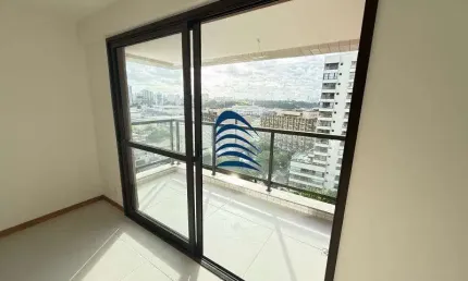 Excelente quarto e sala , com varanda !! Poente , andar alto, 24m2.